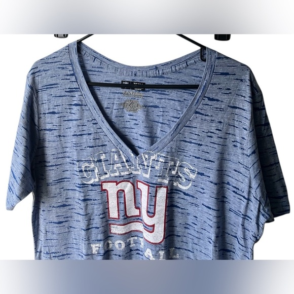 NFL NY Giants Women’s V-Neck Graphic Tee XXL Team Apparel Football Shirt - Picture 3 of 7